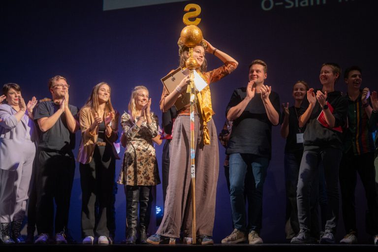 Lia Hartl gewann die höchste Auszeichnung der heimischen Peotry-Slam-Szene.⇒Fettinger