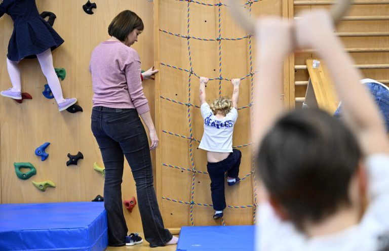 Nur etwa 18 Prozent aller Vorarlberger Kinder werden ganztägig betreut.⇒apa/klaustecht