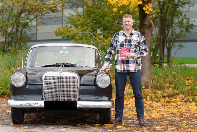 Obmann Walter Hermann mit seinem Mercedes, Baujahr 1965.STIPLOVSEK (2)