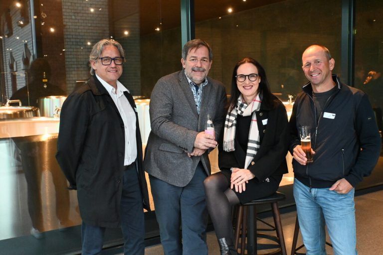 Tibor Naphegyi, Karlheinz Kindler, Christine Knecht-Kleber und Kurt Michelini luden in die Brauerei Frastanz ein.⇒mcv (7)