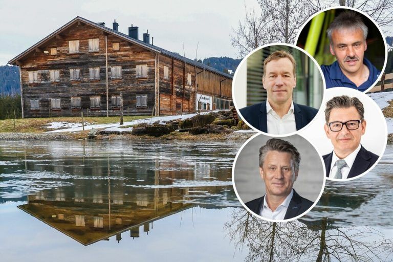 Uneinigkeit zwischen Bürgermeister Bereuter, Landesvolksanwalt Feurstein, Verkäufervertreter Klagian und Interessent Beer. ⇒Steurer, Hartinger, Heron