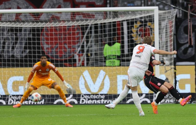 Was für ein Schuss: Kane trifft aus 20 Metern zum 0:2. ⇒AFP (2)