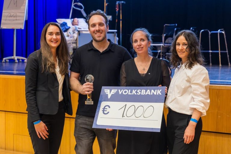 1000 Euro für den guten Zweck.⇒Handout