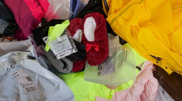 Bei sieben der 20 getesteten Kleidungsstücke wurden die Grenzwerte massiv überschritten. Global 2000