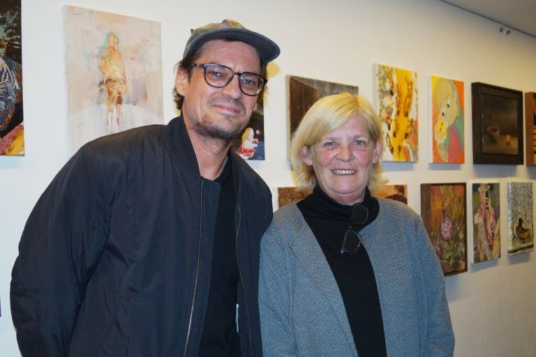 Der ausstellende Künstler und Kurator Robert Muntean mit Galeristin Andrea Mießgang-Romagna präsentierten Werke von 23 Künstlern.⇒ritter (7)