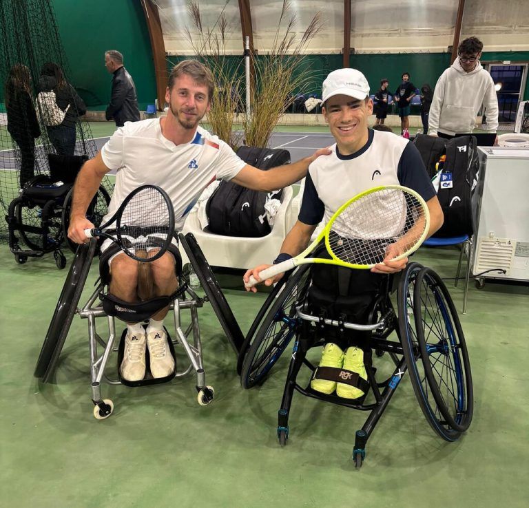 Der Hohenemser Maximilian Taucher (r.) mit seinem Finalgegner und französischen Doppelpartner Geoffrey Jasiak. Privat