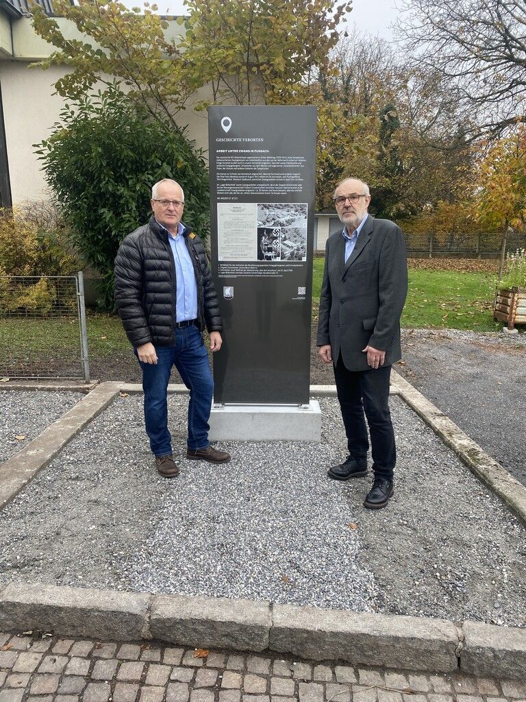 Der Obmann des Dorfgeschichtevereines, Siegfried Schneider, und der Historiker Werner Bundschuh sind stolz auf die Verortung der Geschichte der Zwangsarbeit in Fußach an einem öffentlichen Ort. ⇒Bereuter