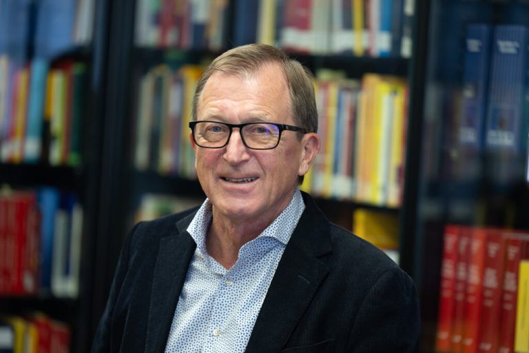 Die NEUE am Sonntag besuchte Martin Mennel in seiner Kanzlei in Feldkirch.⇒Hartinger