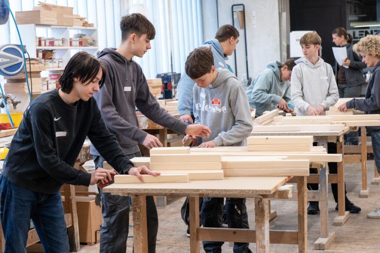 Die Teilnehmenden konnten selbst Hand anlegen.⇒bif0/serra