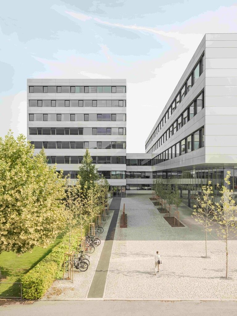 FHV: An der Eröffnungsfeier machte sich Markus Wallner erneut für ein Promotionsrecht an Fachhochschulen stark.⇒Cukrowicz/rhomberg