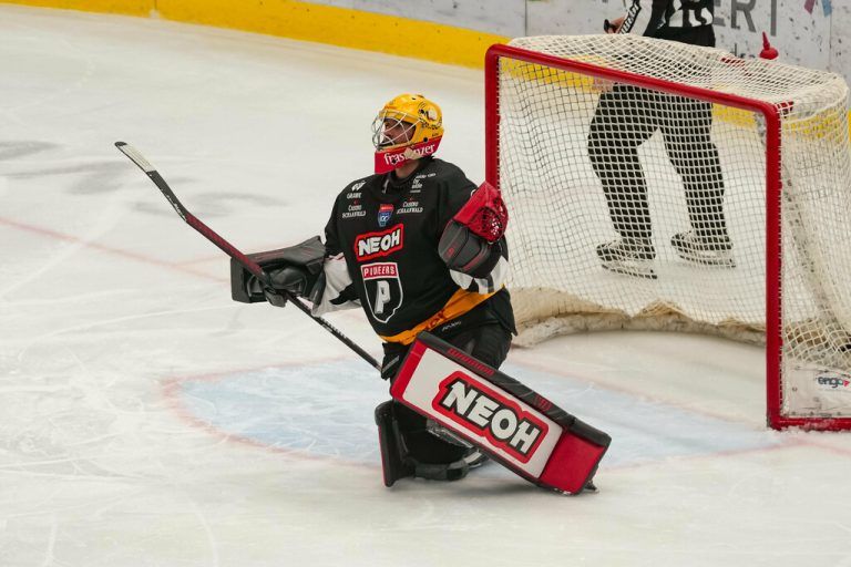 Goalie Alex Caffi hatte großen Anteil am knappen Heimsieg.⇒Stiplovsek