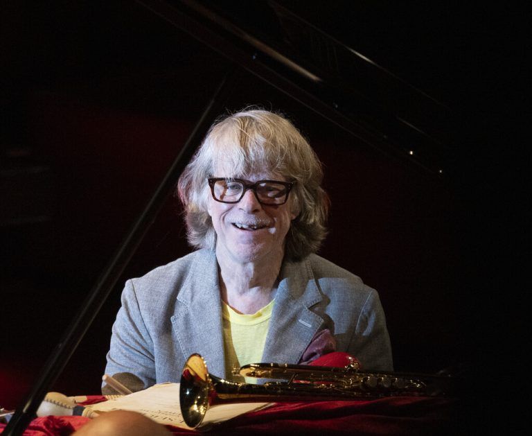 Helge Schneider mag seine Arbeit.⇒APA