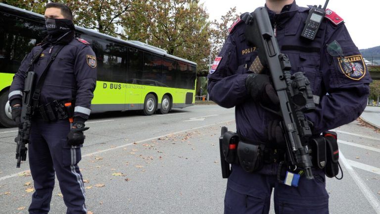 Im Oktober 2024 wurde auch der Bahnhof in Bregenz zum Ziel einer Bombendrohung der Tätergruppe.⇒Shourot