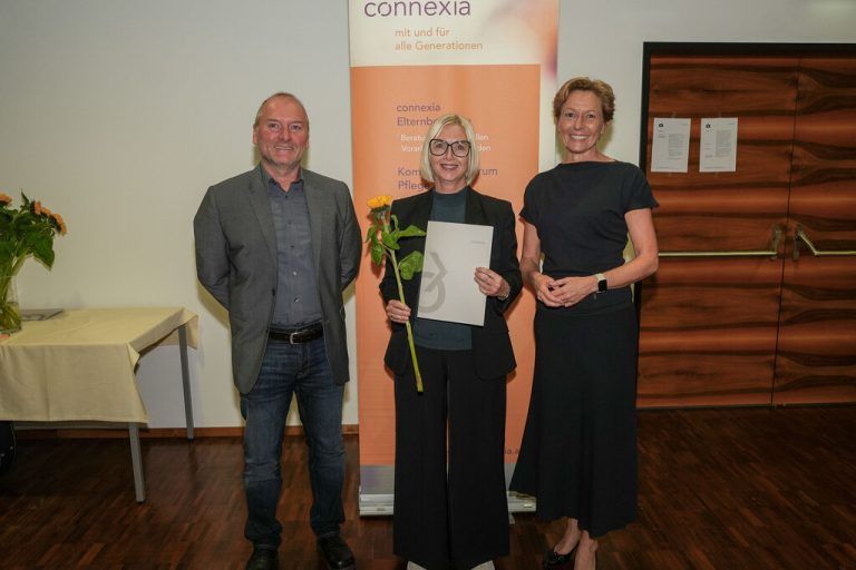 Landesrätin Martina Rüscher gratulierte den Absolventinnen und Absolventen.Connexia