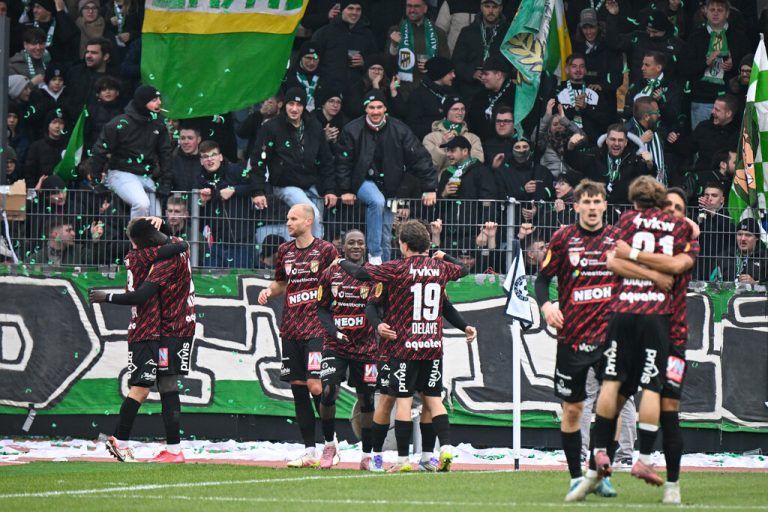 Zwölf Zähler holten die Lustenauer aus ihren letzten fünf Spielen. Damit sind die Grün-Weißen im Aufstiegskampf angekommen.⇒GEPA/Lerch