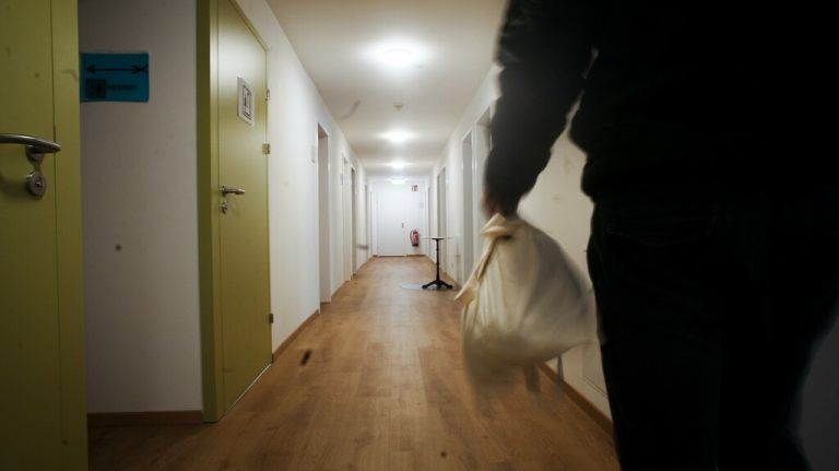 Auch an den Feiertagen unterstützt die Caritas Menschen in Not. ⇒ Caritas