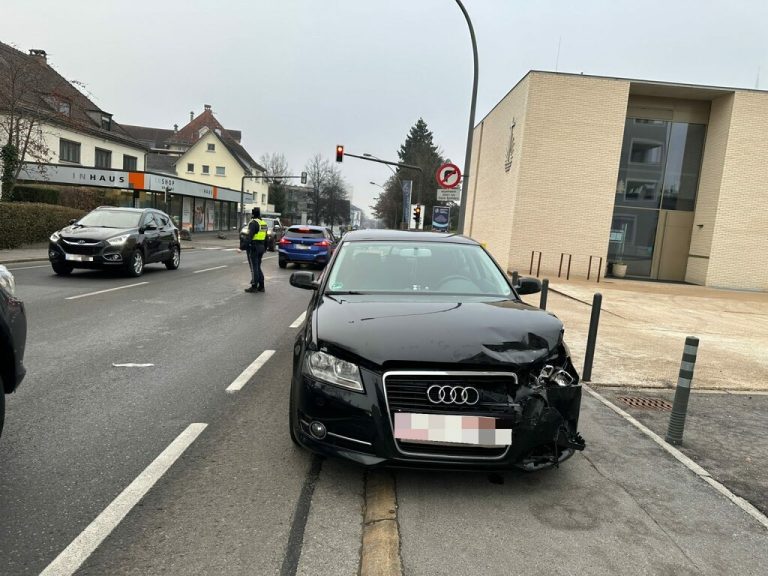 Die Fahrzeuge wurden erheblich beschädigt.⇒VOL.AT/Mayer