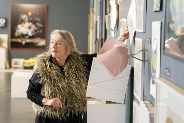 Die Galeristin ergänzt die Schau laufend mit neuen Hängungen.⇒Stiplovsek