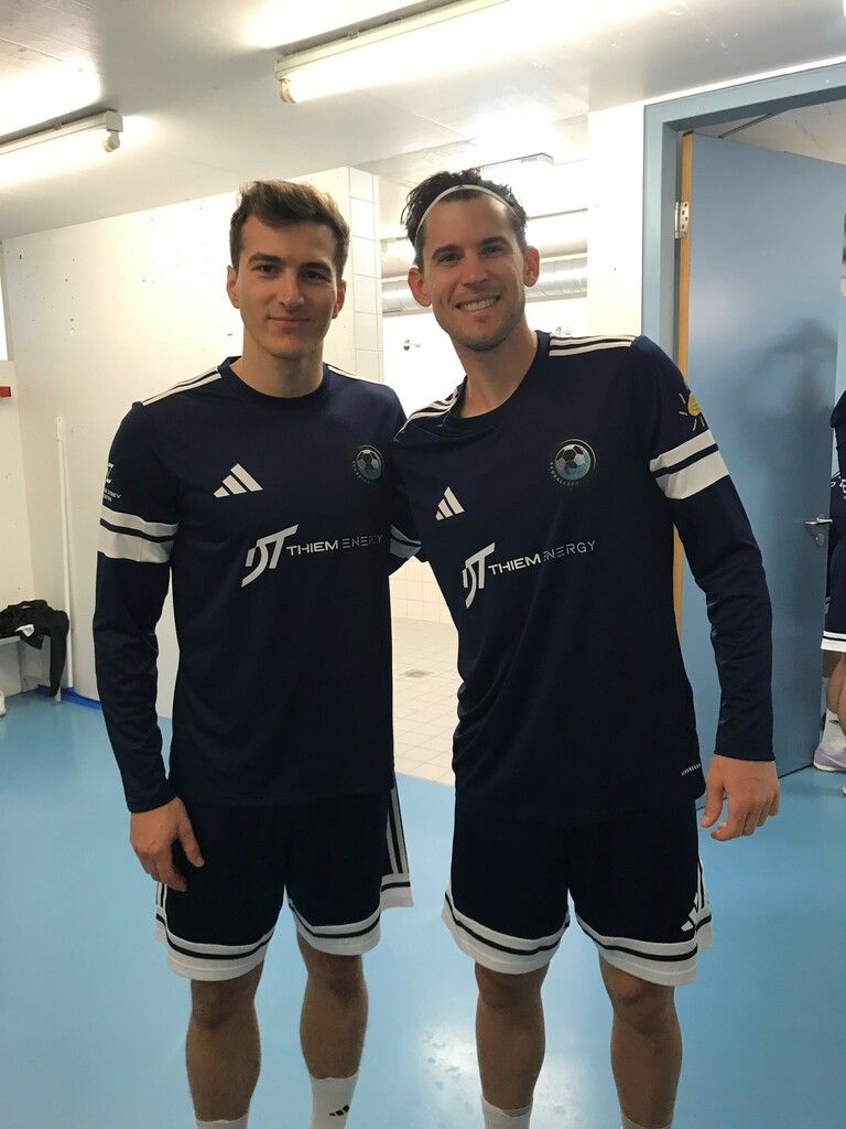 Dominic Thiem (r.) mit seinem Profi Sascha Eigner.⇒ Jochen Dedeleit (2)