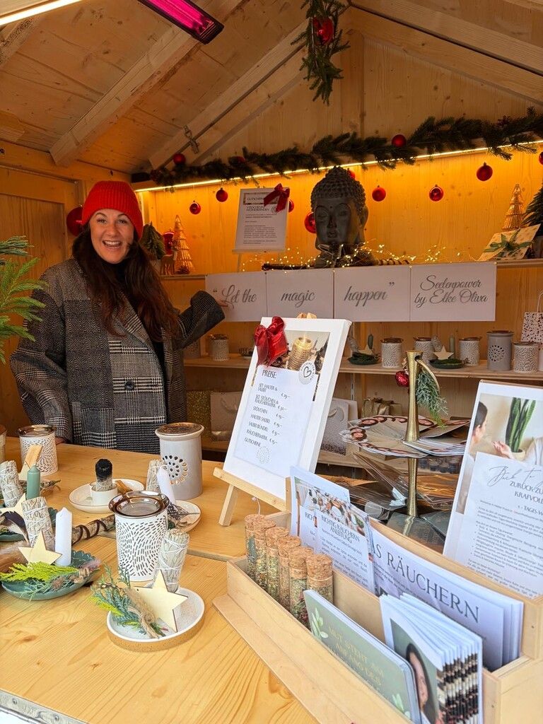 Elke Oliva Drechsel verkaufte Räucherwaren auf dem Weihnachtsmarkt in Dornbirn.⇒WKV/zVs