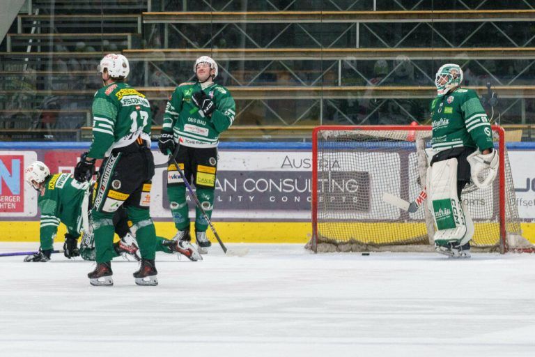 Ex-Bulldogs-Trainer Dave MacQueen sah bei seiner Rückkehr an seine alte Wirkungsstätte einen Sieg seiner Rittner Buam. Stiplovsek (3)