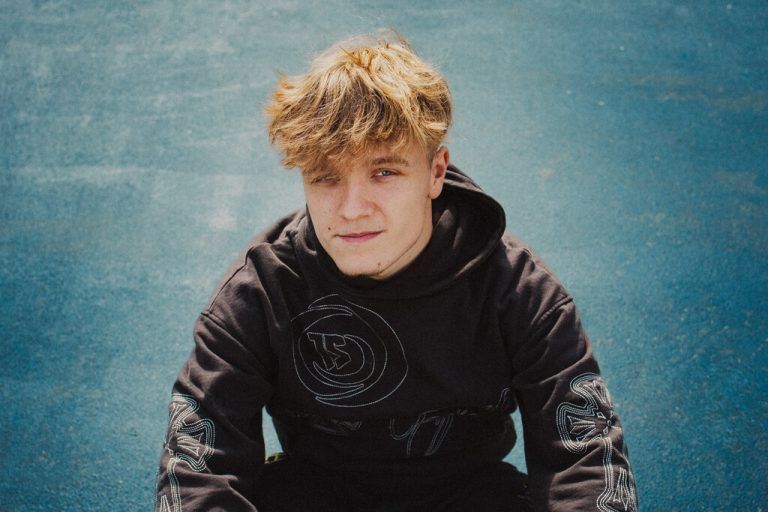 Felix Hoss ist Felo, ein ambitionierter Musiker, der auf dem Boden bleibt.⇒Zielbauer