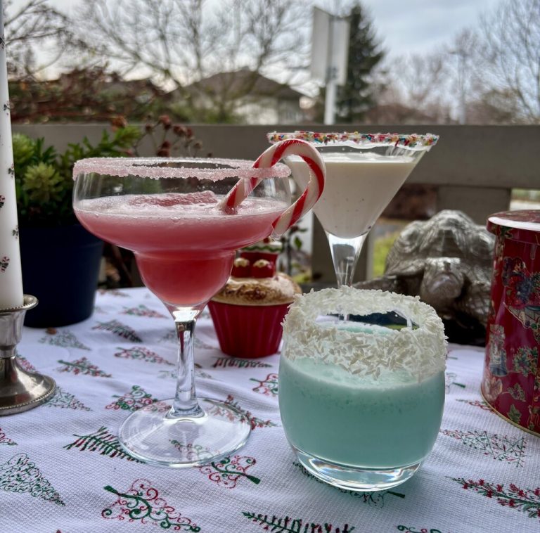 Festliche Genussmomente im Glas. Drei Weihnachts-Cocktails, die jede Feier verzaubern.⇒Ulrike Hagen