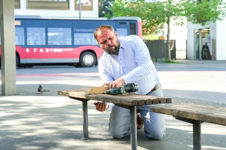 Bänke ohne Barrieren