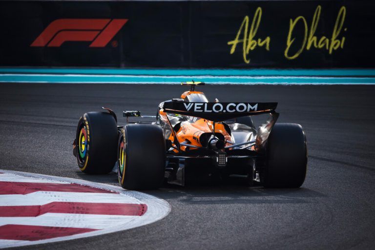 Norris zeigte im Freitagstraining allen den Auspuff.⇒GEPA