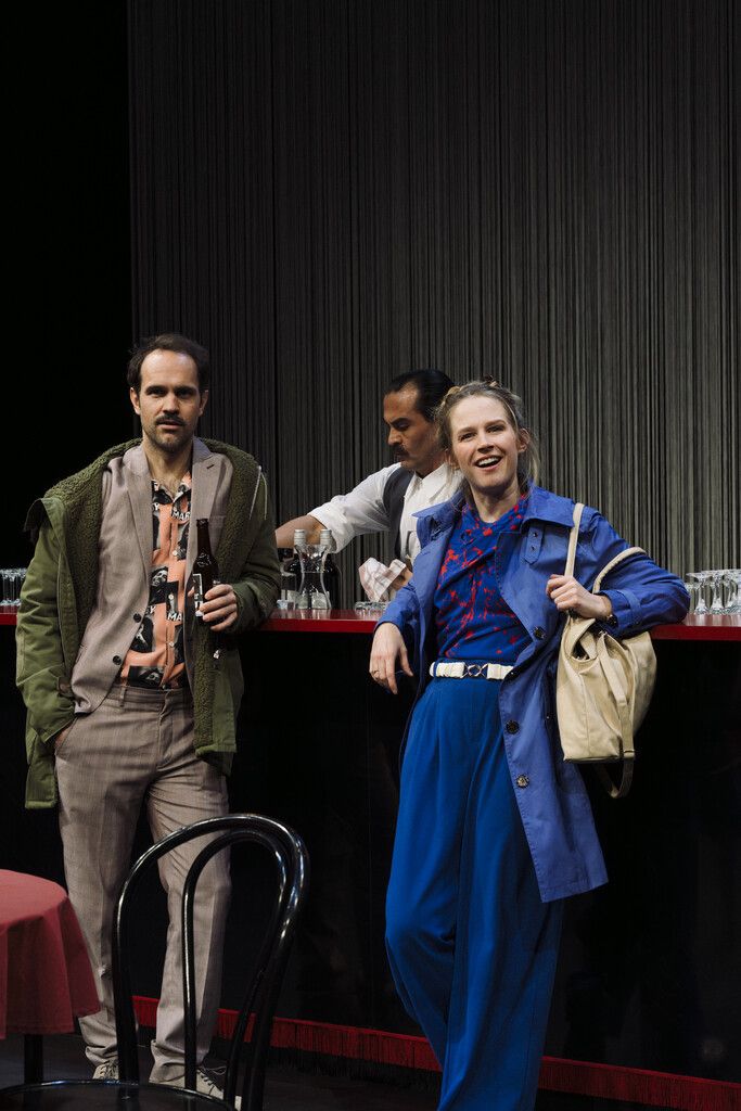 Tom (Felician Hohnloser) und Louise (Julia Sewing) lieben Kreuzworträtsel, ihre Kinder und „Game of Thrones“.⇒Koller_Mistura