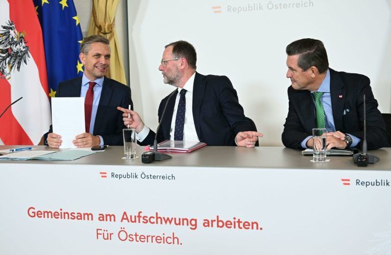 Wolfgang Hattmannsdorfer, Josef Schellhorn und Peter Hanke ⇒APA