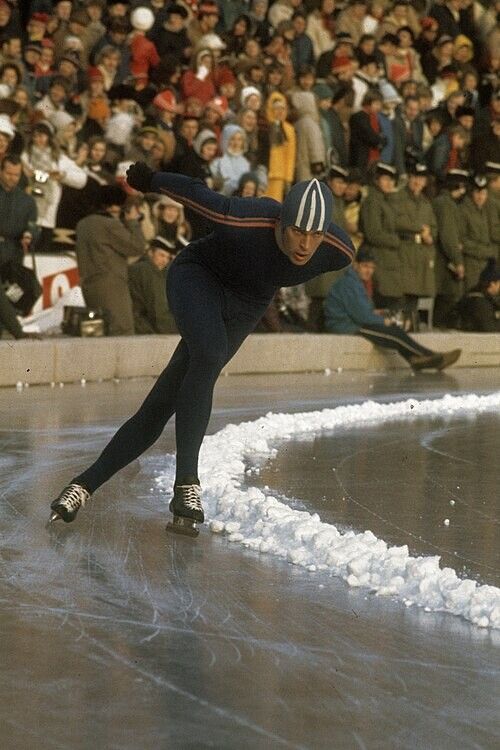 Ard Schenk 1972 in Sapporo, unten Lidija Skoblikowa in Squaw Valley 1960. Archiv Otto Schwald (2)