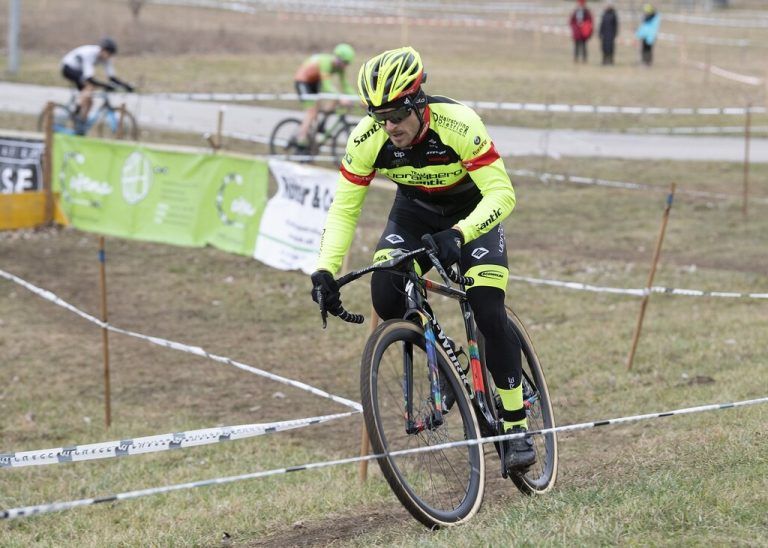 Beim Cyclocross wird mit Rennrädern auf unbefestigtem Terrain gefahren. In Bludenz sind zahlreiche Spitzenfahrer mit dabei.⇒r.Eisenbaur