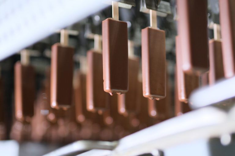 Das „Brickerl“ gehörte von 1973 bis 2024 zum Sortiment von Eskimo. Ab 2. Februar ist der Klassiker wieder im Handel erhältlich.⇒APA/ESKIMO