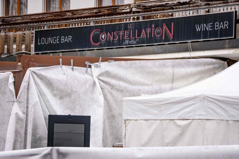 Das Inferno in der Bar Le Constellation wurde nach bisherigen Ermittlungen durch eine funkensprühende Partyfontäne ausgelöst.⇒afp