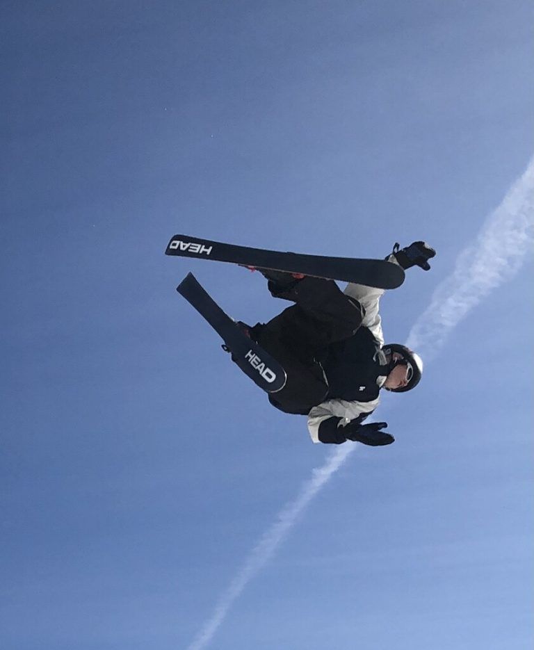 Der Ebniter Raphael Natter konnte am Kreischberg den zweiten Platz im Freeski-Slopestyle für sich verbuchen.⇒Skiclub Mühlebach