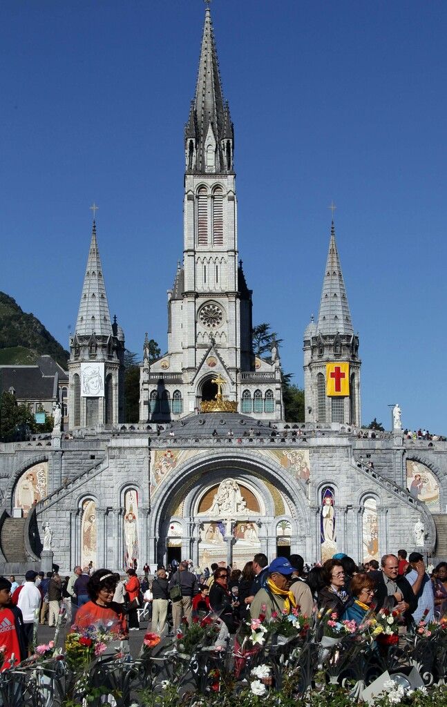 Der Marienwallfahrtsort Lourdes zählt zu den bedeutendsten Pilgerzielen Europas und wird jedes Jahr von Hunderttausenden Gläubigen besucht.⇒AP