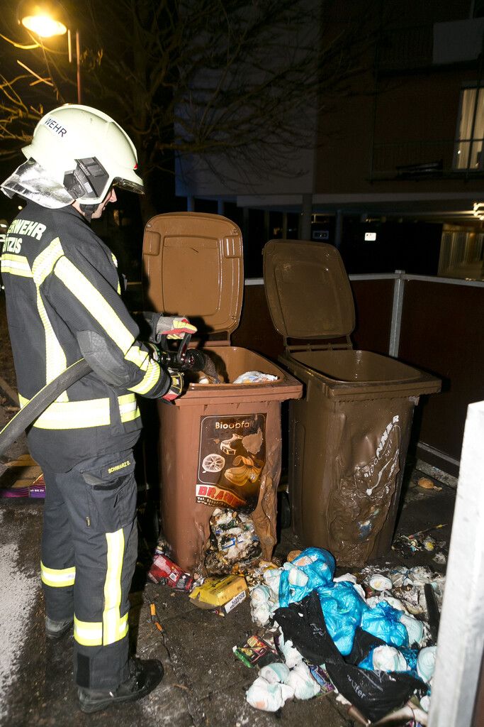 Die Feuerwehr löschte den Brand vollständig.⇒Mathis