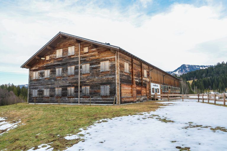 Die Sperre der Langlaufloipe bei der Alpe Krähenberg sorgt für Diskussion. ⇒Bereuter, Steurer