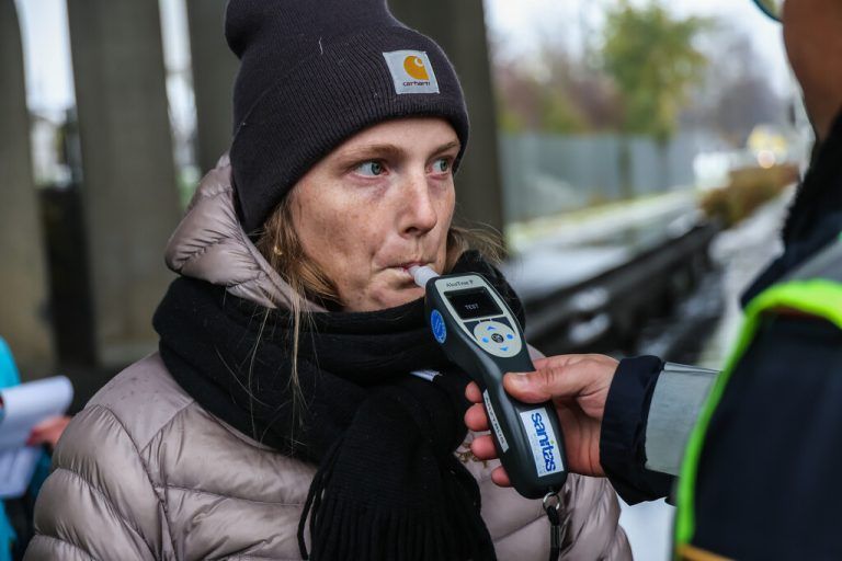 Drogen im Blut und drei Kinder im Auto