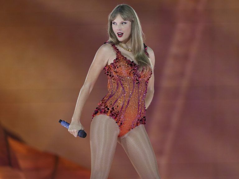 Taylor Swift in Hall of Fame