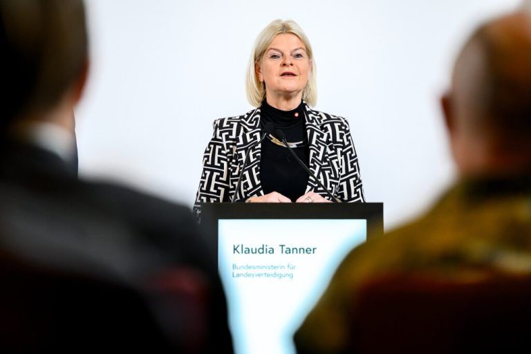 Tanner pocht auf längeren Wehrdienst