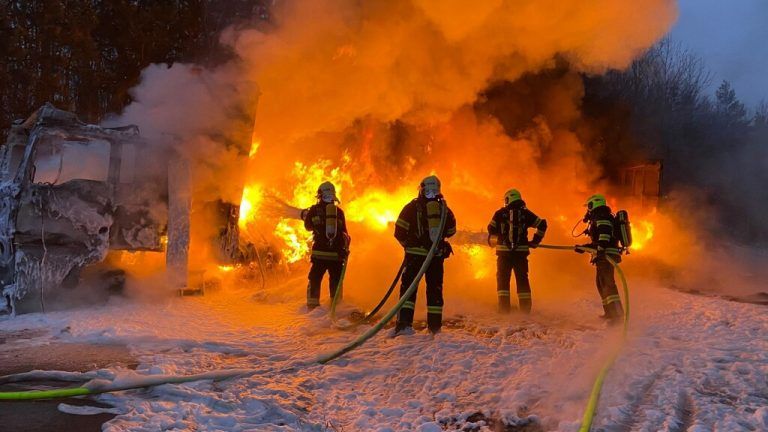 Auf der Autobahn in Vollbrand geraten