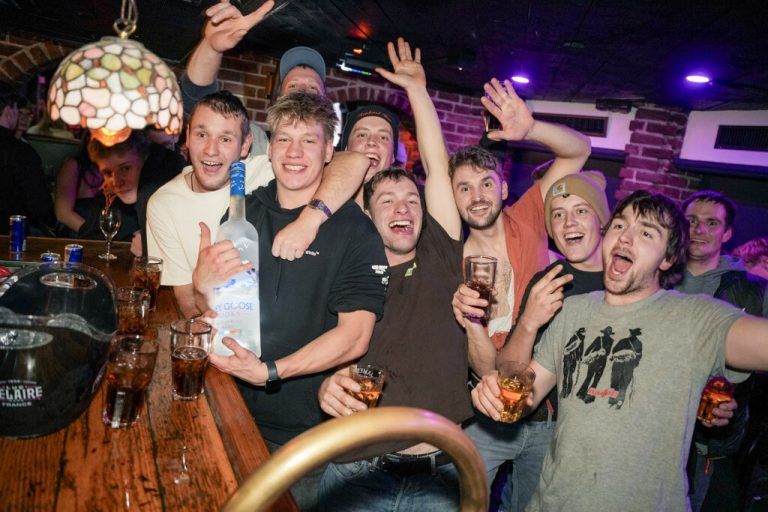 Im John’s bleibt der Spaß trotz steigender Preise. ⇒mr. john‘s, NEUE