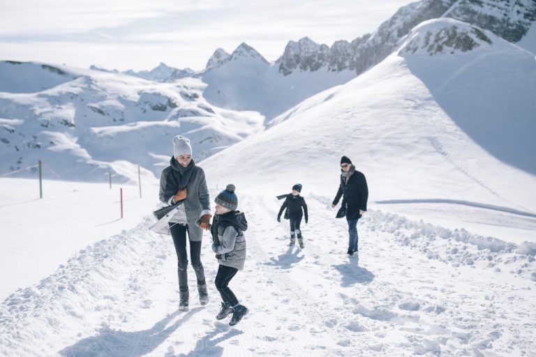 In Vorarlberg wird Winterwandern zum echten Naturerlebnis.Lech Zürs Tourismus/ZangerL, Vorarlberg Tourismus/Denger/ Ammann, Seilbahn Bezau/Meusburger, Alpenregion Bludenz Tourismus/Kaiser, Bergbahnen Mellau/Lässer