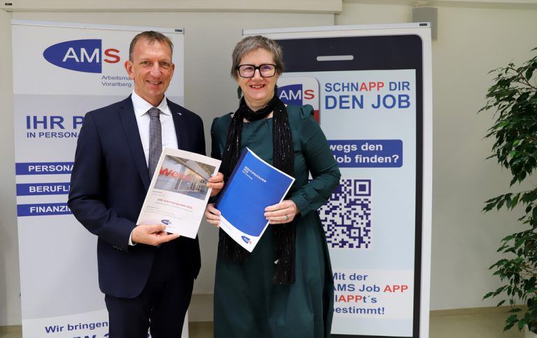 Landesgeschäftsführer Bernhard Bereuter und Stellvertreterin Katharina Neuhofer präsentierten das AMS-Arbeitsprogramm 2026.⇒ams