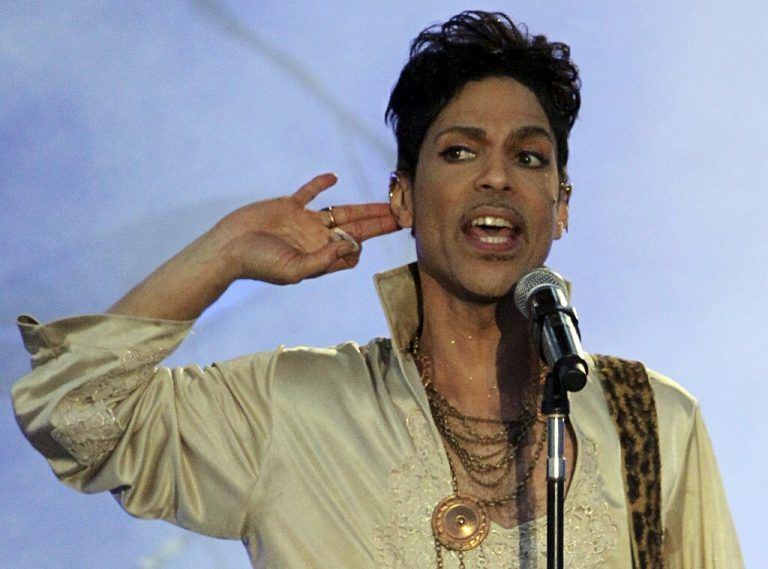 Prince litt unter permanenten Schmerzen. Er starb an einer Überdosis Schmerzmittel.⇒