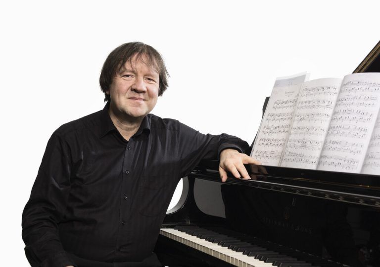 Rudi Spring war ein leidenschaftlicher Pädagoge und geistreicher Pianist.⇒Hellhake