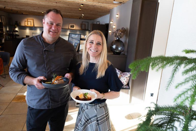 Silvia Metzler und ihr Mann Markus führen das Marvia am Bödele seit 2023.Hartinger (7)