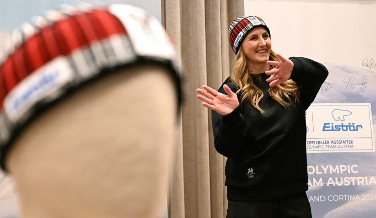 Vorarlbergs 13 Olympia-Teilnehmer, die großen Bilder zeigen jene gestern in Wien bei der Einkleidung: Nina Ortlieb, Ariane Rädler Sonja Gigler, Daniel Bertschler, Kris­tian Huber und Nicolas Lussnig.Weiters: Alessandro Hämmerle, Olga Mikutina, Jonas Müller, Lukas und Patrick Feurstein, Thomas Steu, Julius Forer.⇒GEPA (11), APA (2)